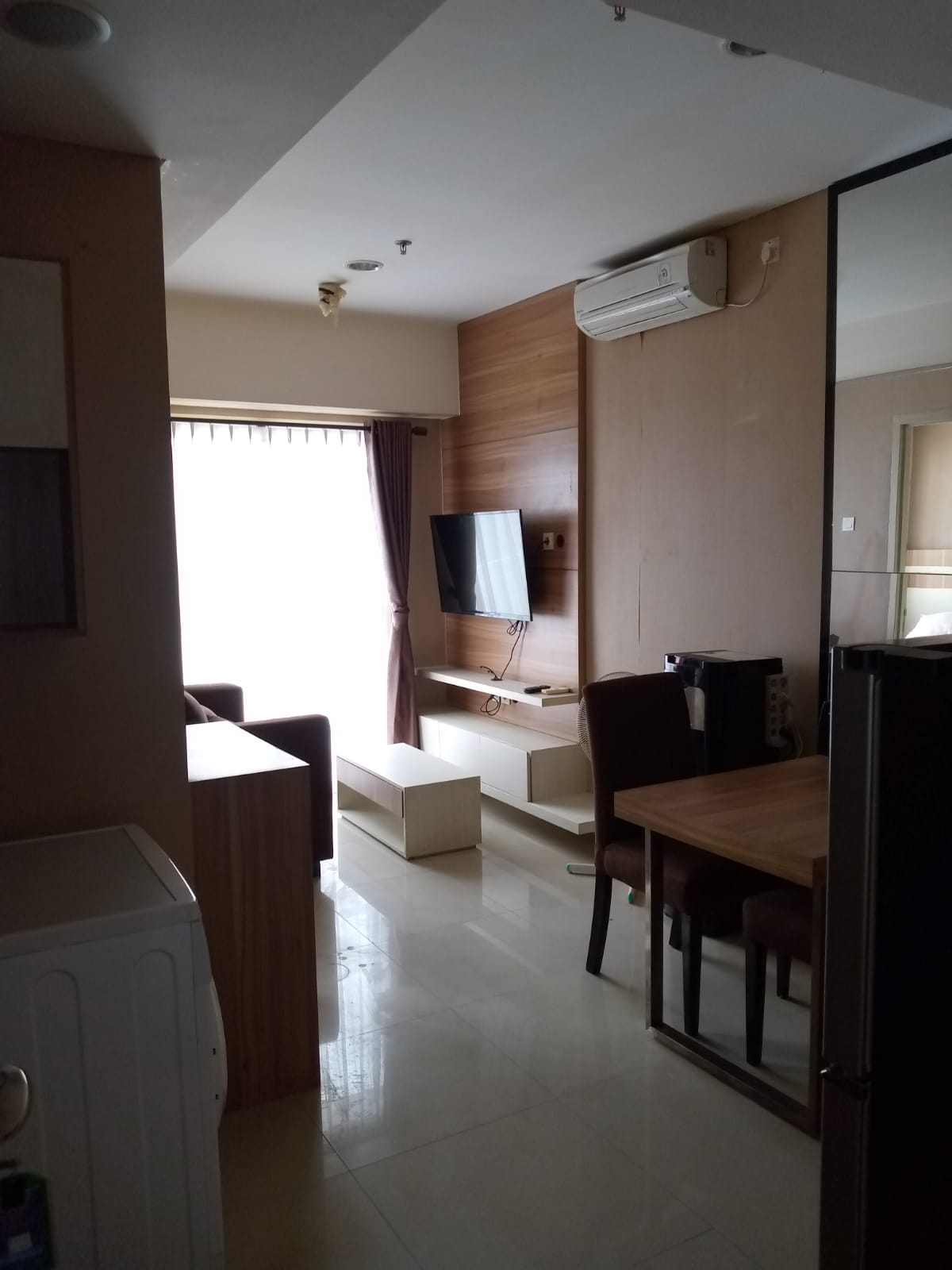 Unit 1 BR Apartemen Trivium Terrace Tower Suite Disewakan di Lippo Cikarang